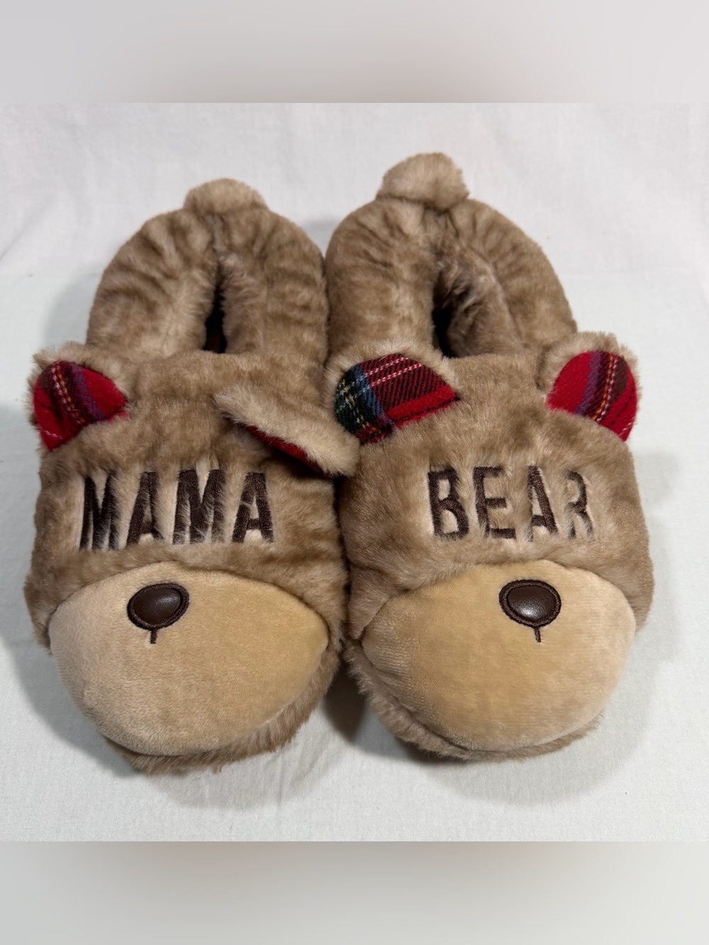 Dearfoams Beige Mama Bear Slippers with Red Plaid Interior Women’s Large (9-10)